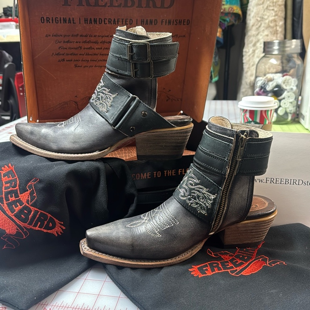 Freebird Waylon boots / booties